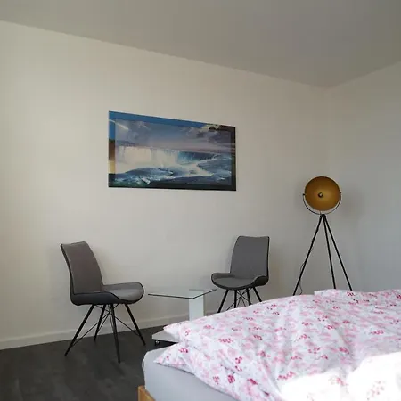 Apartment Zum Bahnhof Vorn *